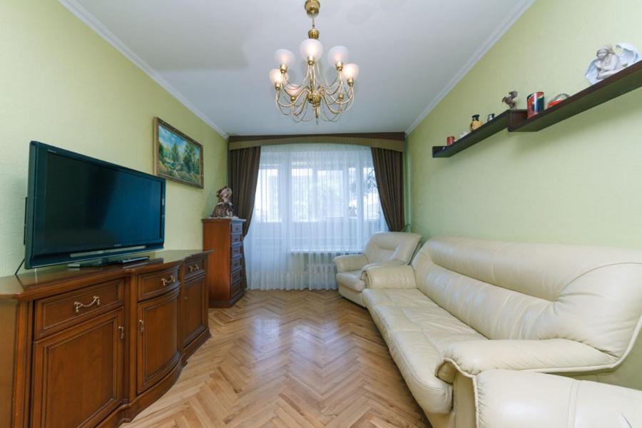 קייב Apartment On Volodymirska 73 Street מראה חיצוני תמונה